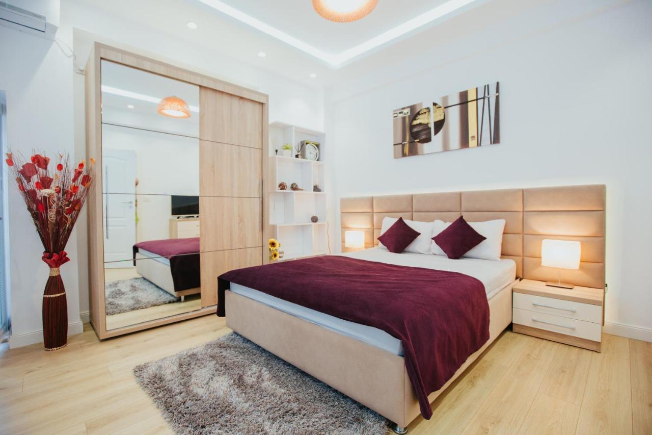 Color Apartments Corneliu Coposu 1A Street Bucharest Exterior photo